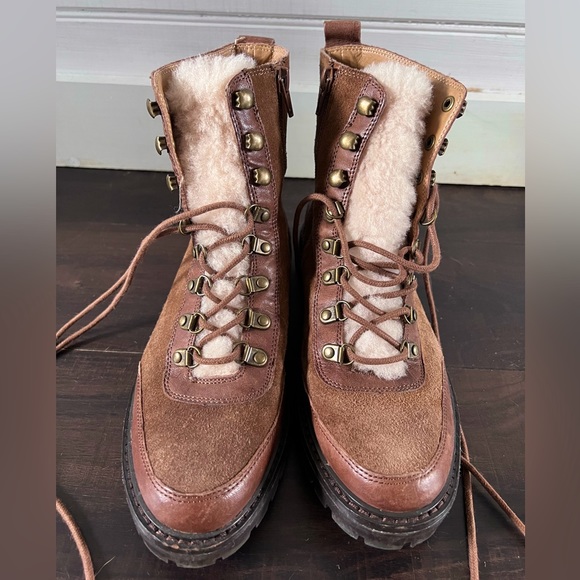 Lucky Brand Short Boot - Picture 1 of 5
